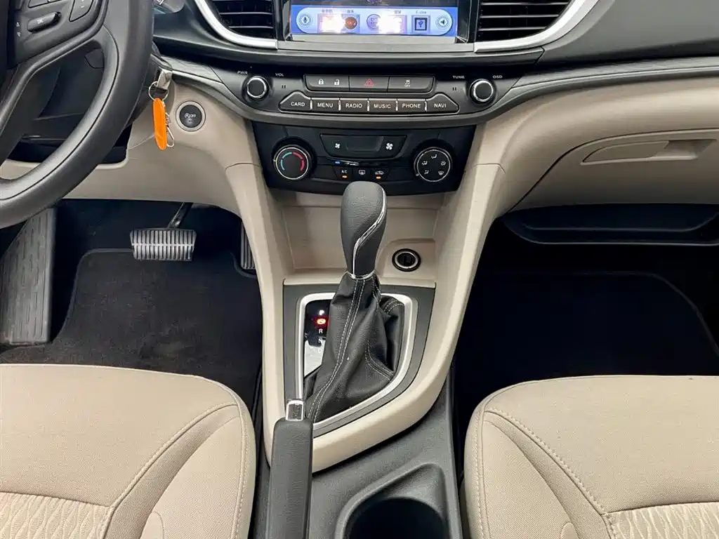 Buick Excelle 2015 — фото 9