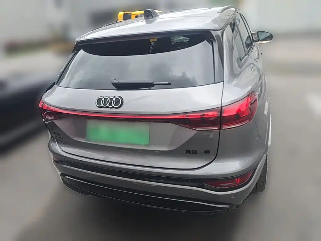 Audi Q6L E-Tron 2025 — фото 8