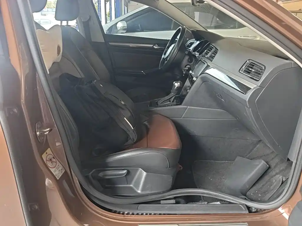 Volkswagen Lamando 2015 — фото 25
