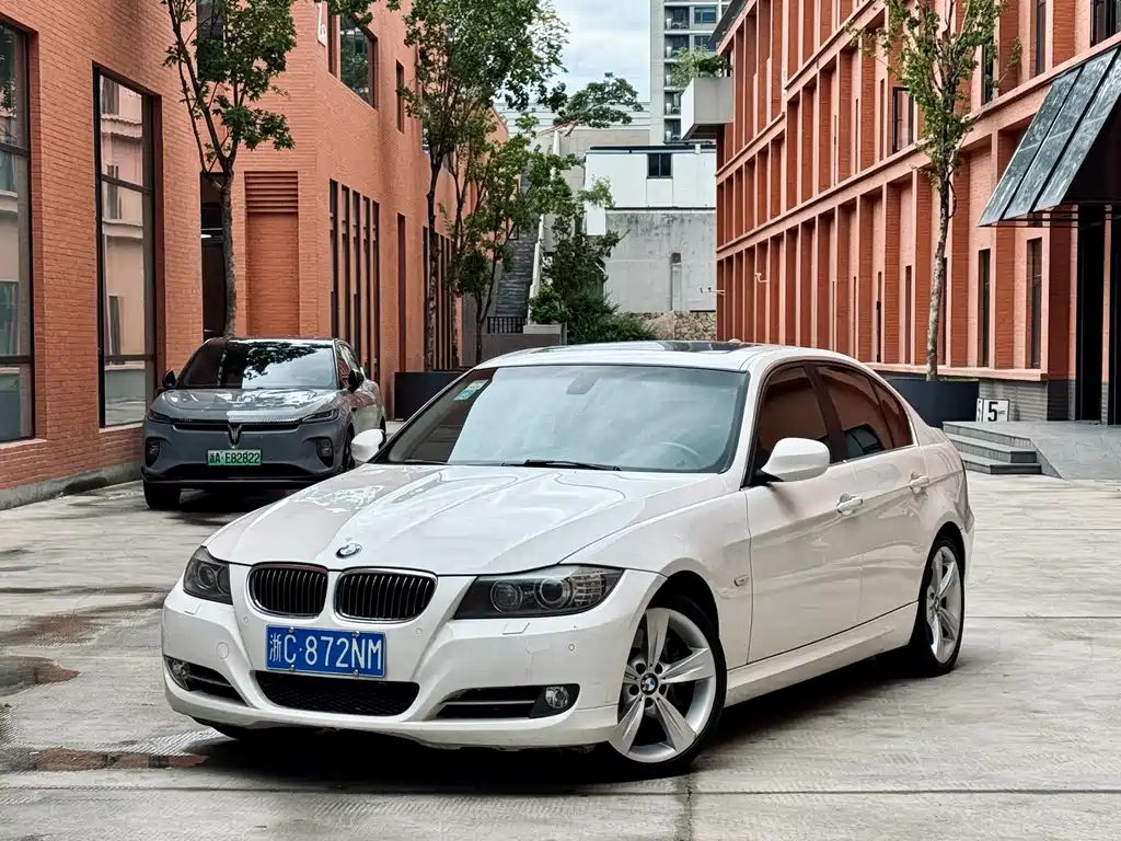 BMW 3 Series 2012 — фото 1