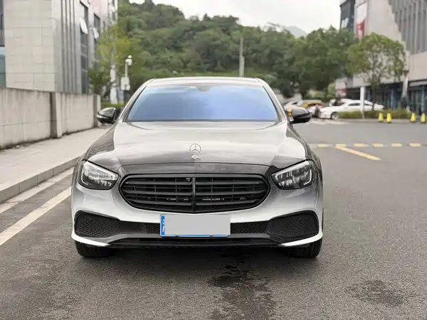 Mercedes-Benz E-Class 2022