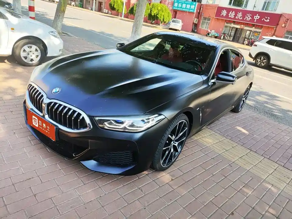 BMW 8 Series 2022 — фото 1