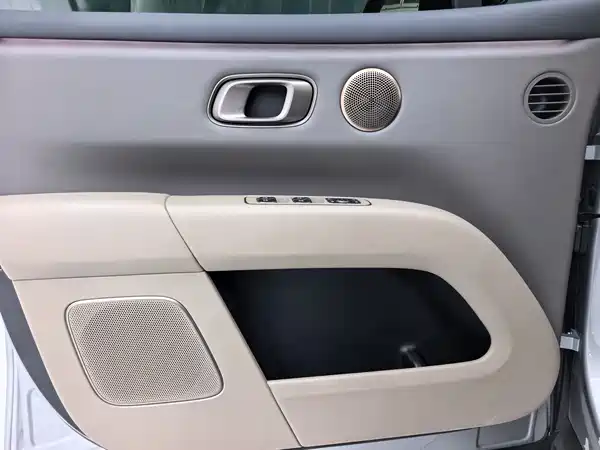 Li Auto i6 2026