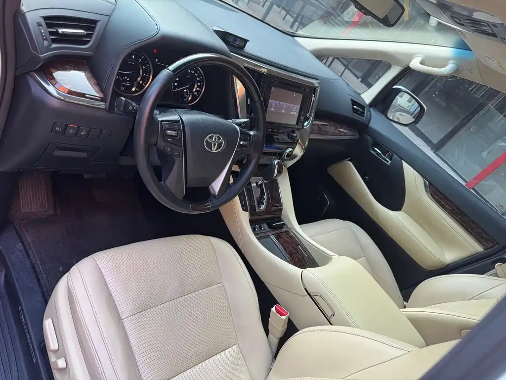 Toyota Alphard 2019
