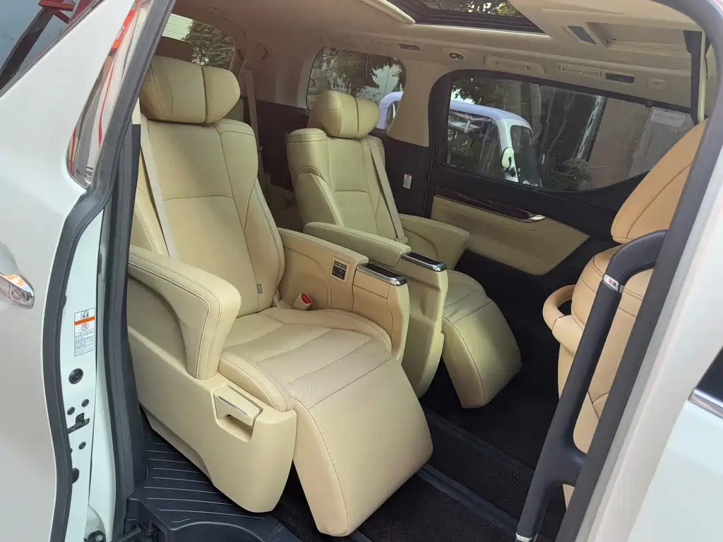 Toyota Alphard 2019 — фото 12