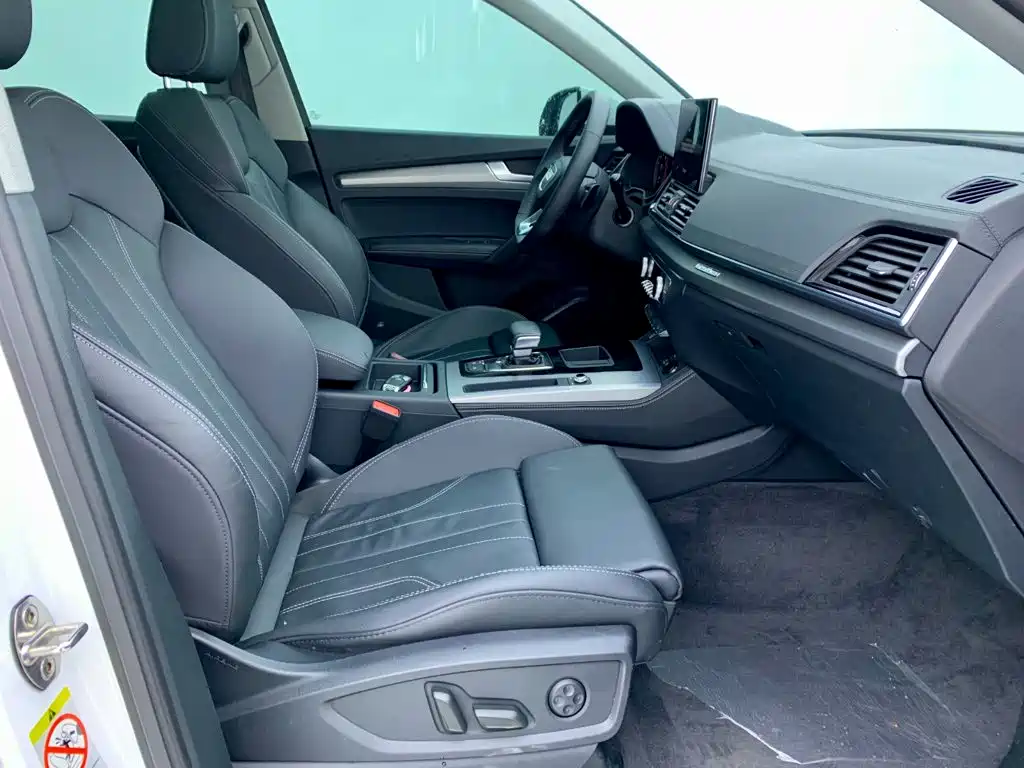 Audi Q5L 2022 — фото 14