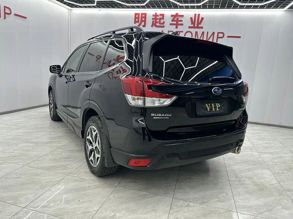 Subaru Forester 2022 — фото 8