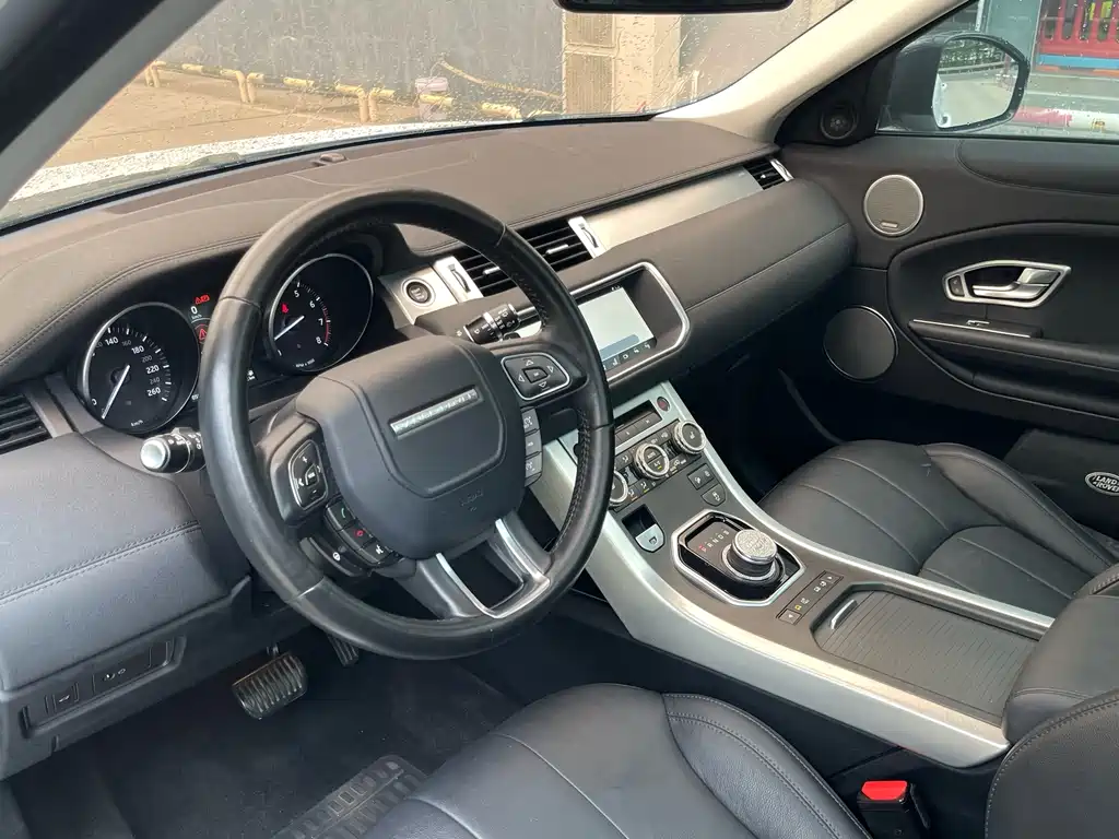 Land Rover Evoque 2018 — фото 12