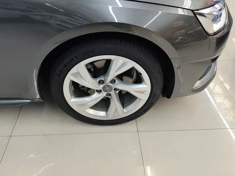Audi A4L 2021