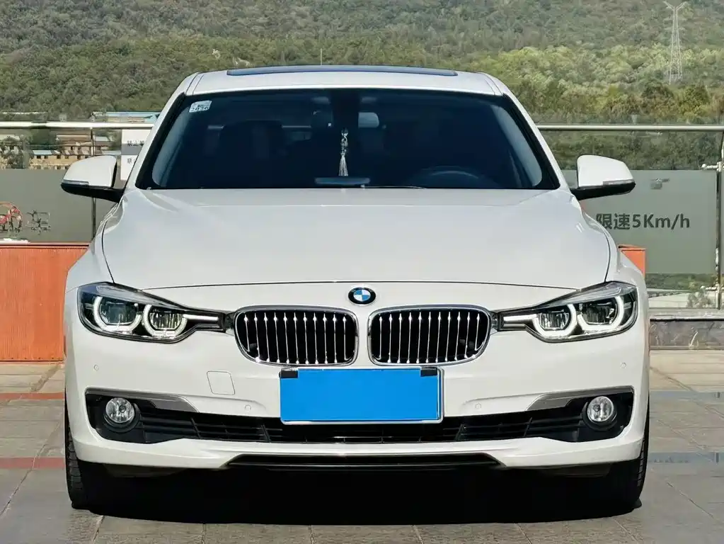 BMW 3 Series 2018 — фото 2