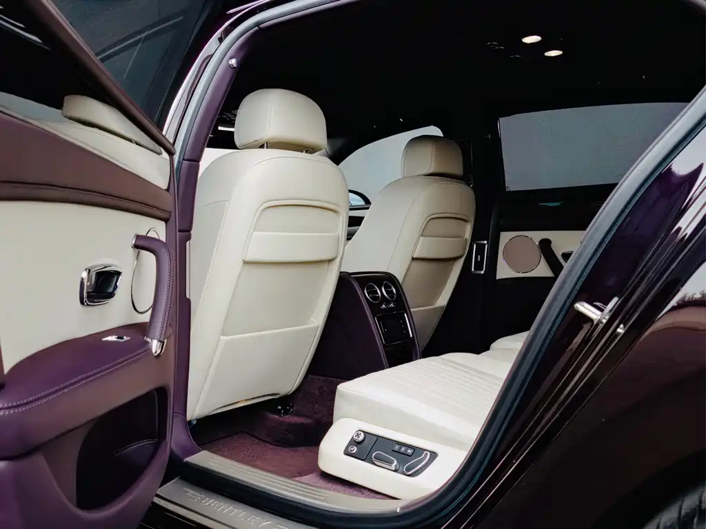 Bentley Flying Spur 2018 — фото 8