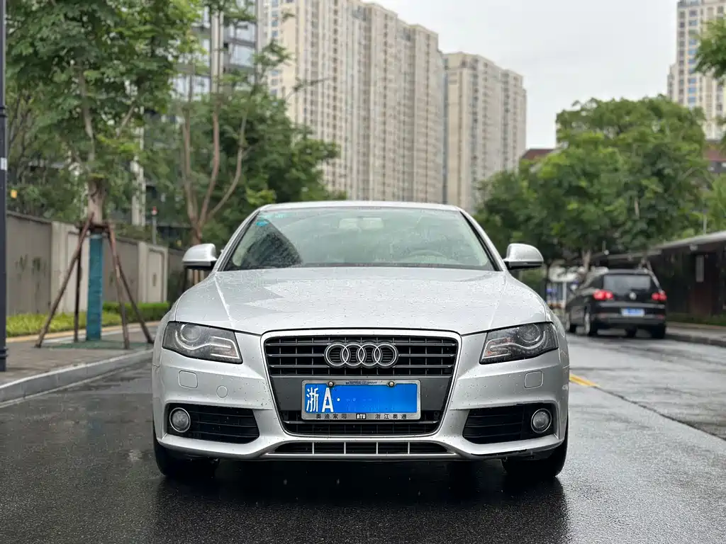 Audi A4L 2011