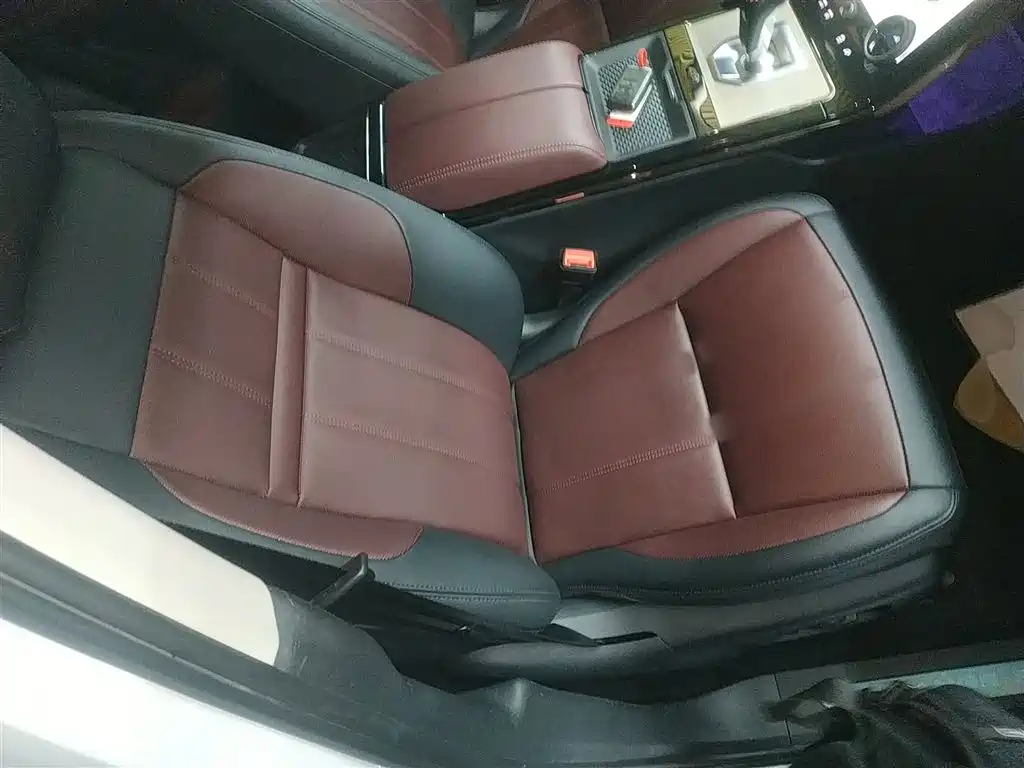 Land Rover Evoque 2023 — фото 16