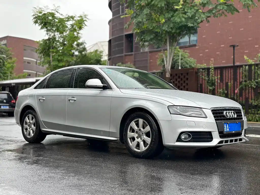 Audi A4L 2011