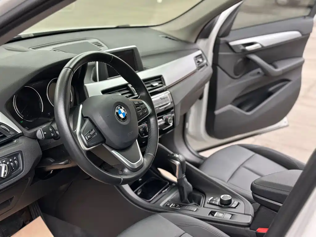 BMW X1 2018 — фото 14