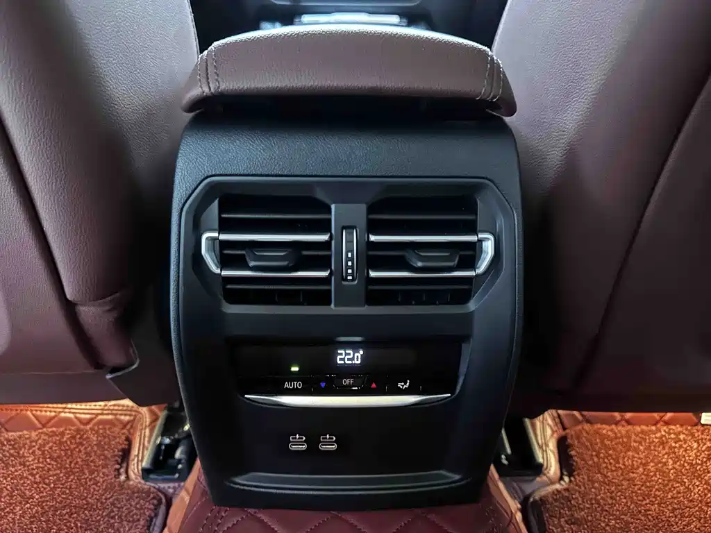 BMW 3 Series 2023 — фото 14