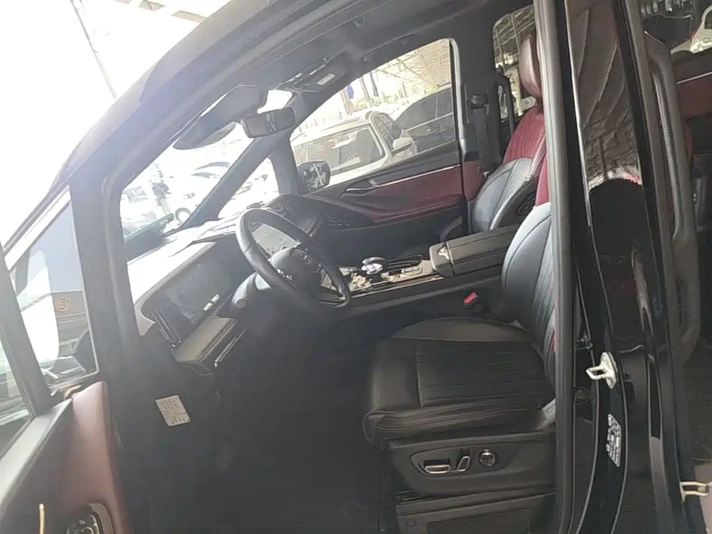 GAC Motor Trumpchi M8 2023 — фото 15