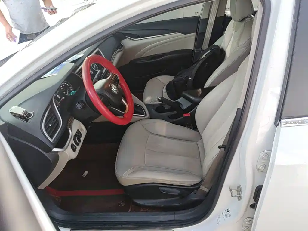 Buick Excelle 2015 — фото 15