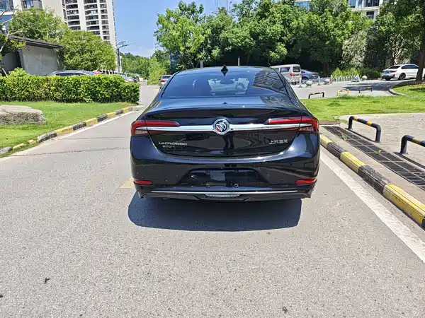 Buick LaCrosse 2021