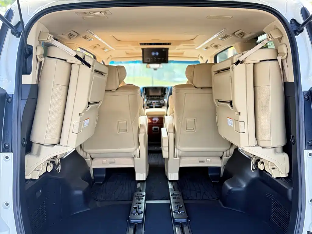 Toyota Alphard 2017 — фото 14