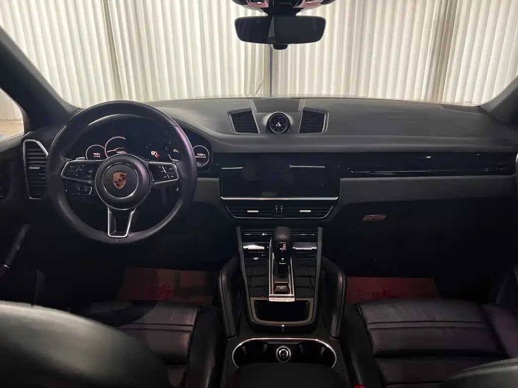 Porsche Cayenne 2018 — фото 16