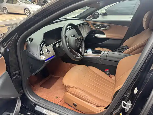 Mercedes-Benz E-Class 2025