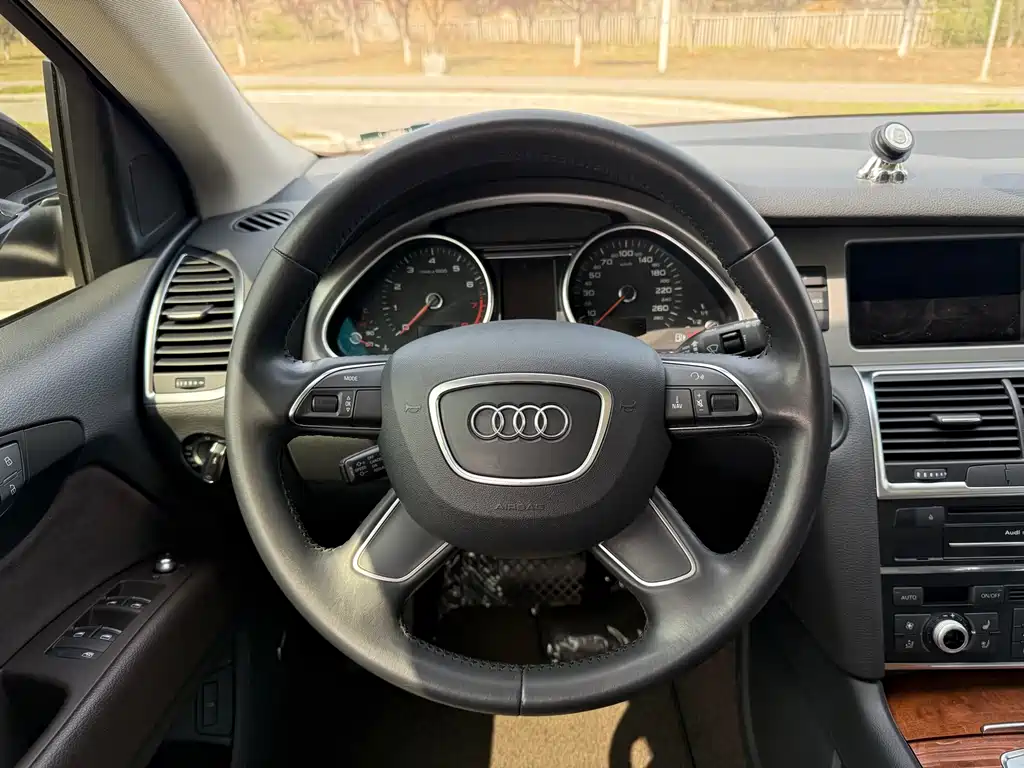 Audi Q7 2016 — фото 9