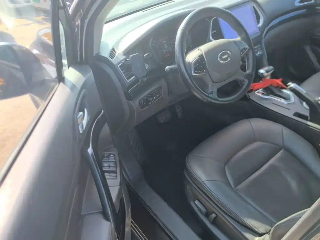 GAC Motor Trumpchi GS4 2015 — фото 16