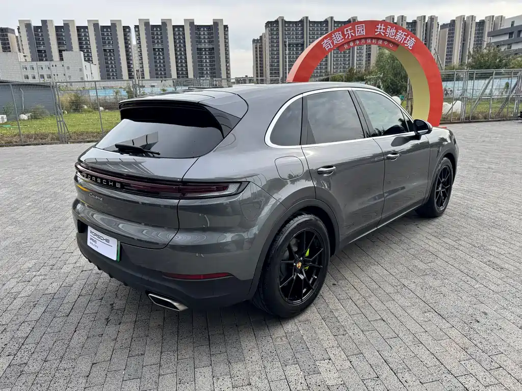 Porsche Cayenne Hybrid 2023 — фото 14