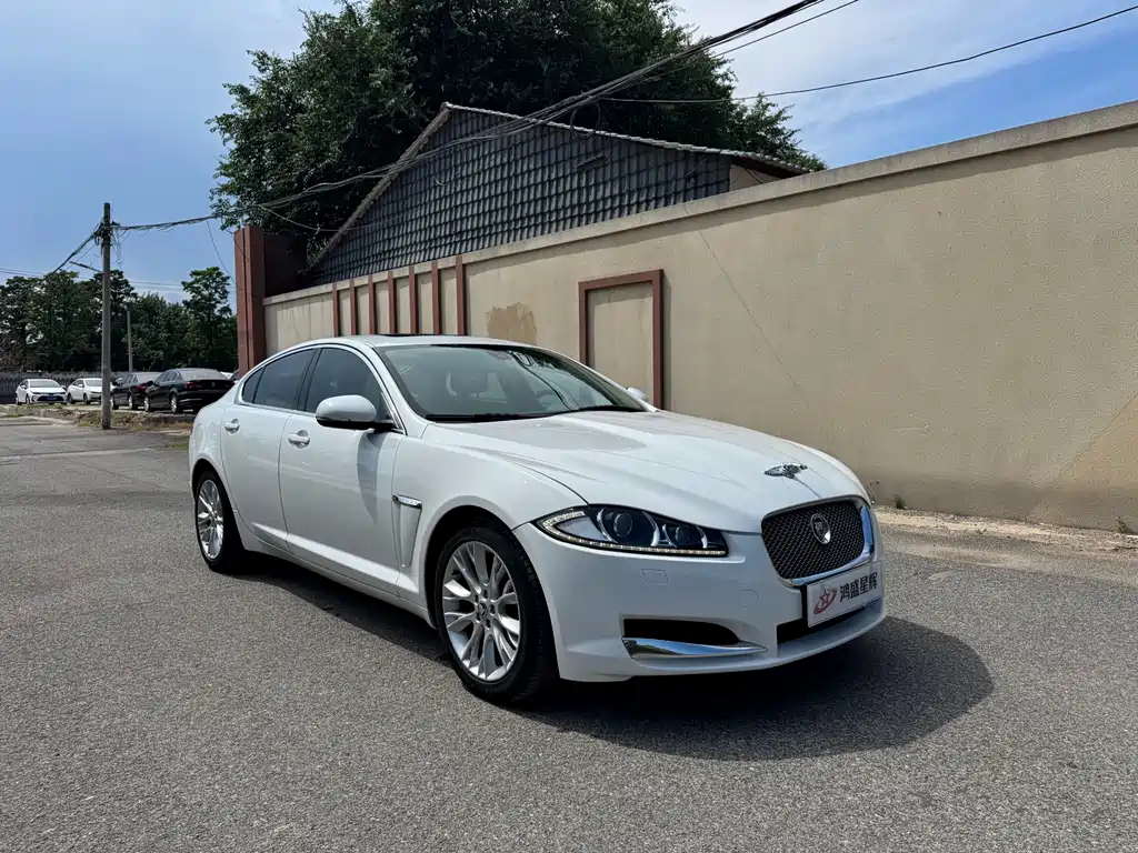 Jaguar XF 2013 — фото 3