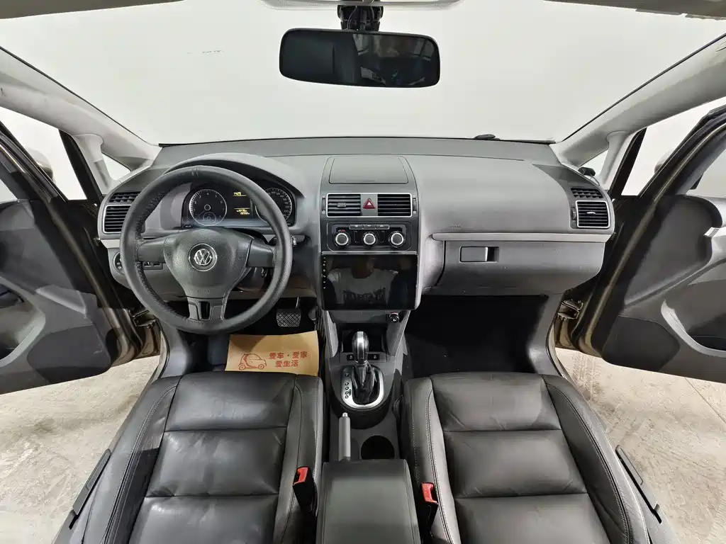 Volkswagen Touran 2015 — фото 9