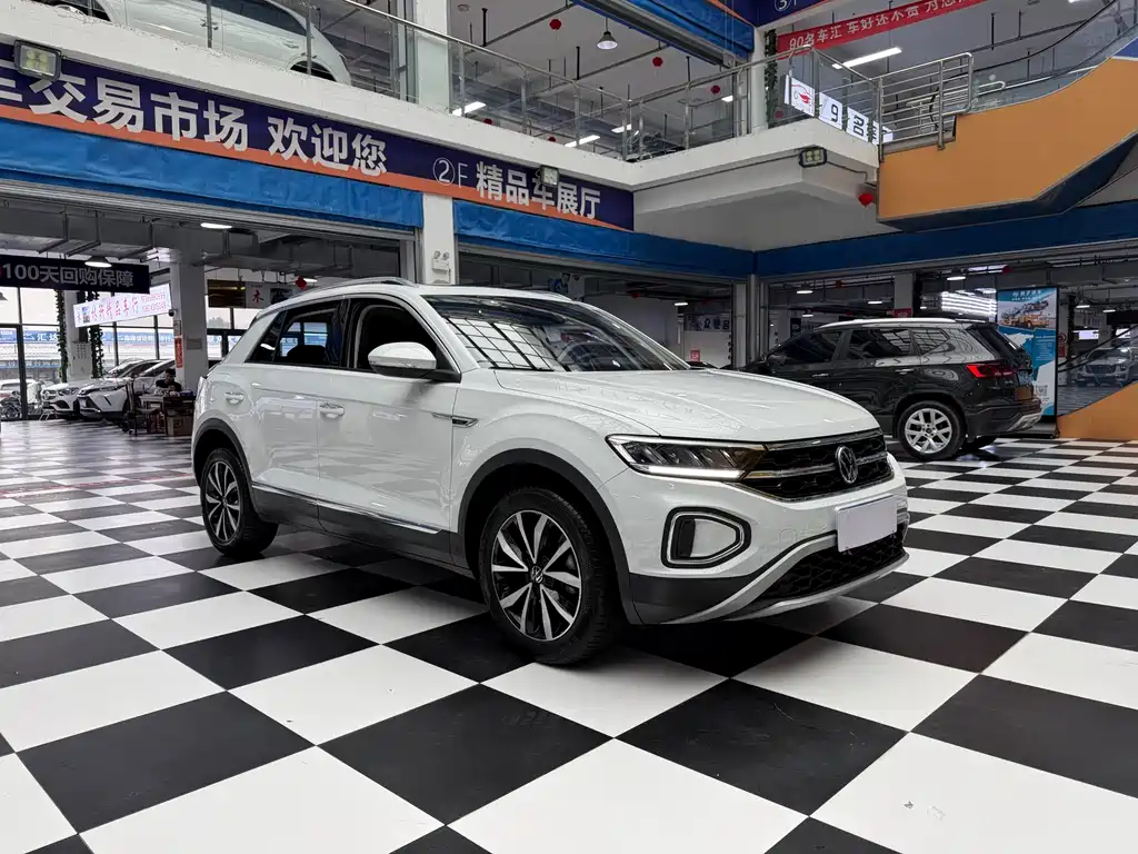 Volkswagen T-Roc 2023