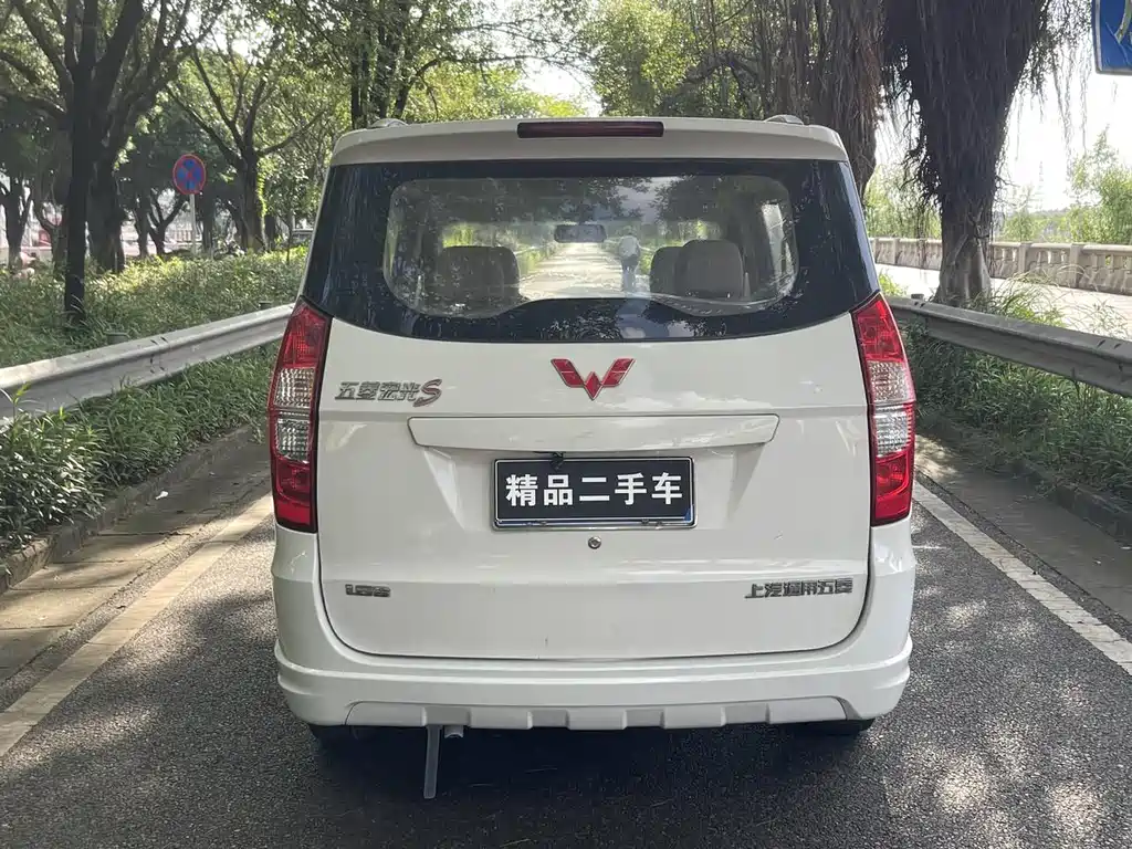 Wuling Hongguang 2018 — фото 15