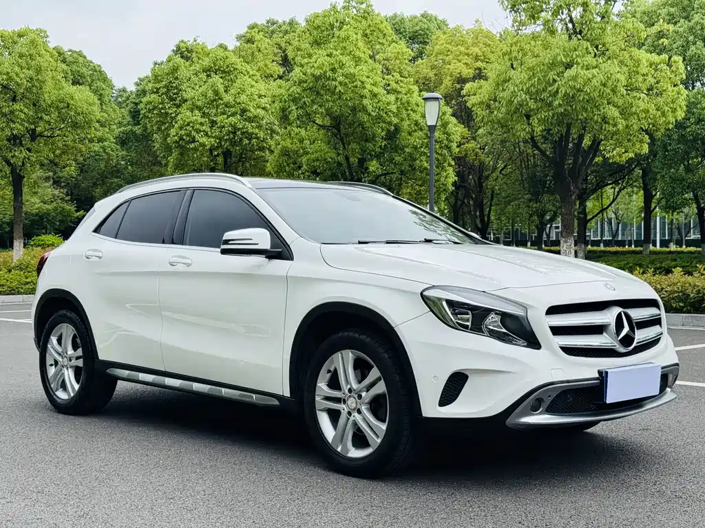 Mercedes-Benz GLA 2015