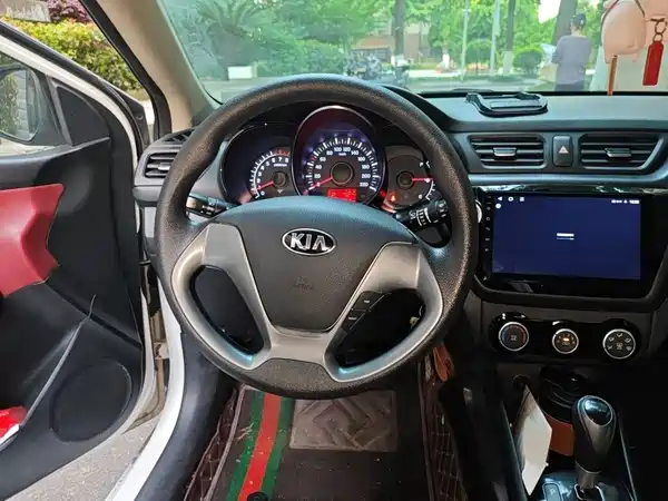 Kia K2 2015