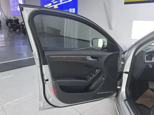 Audi A4L 2016