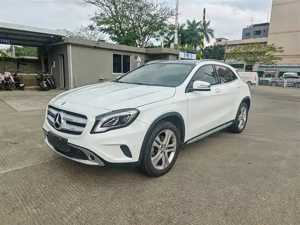 Mercedes-Benz GLA 2016