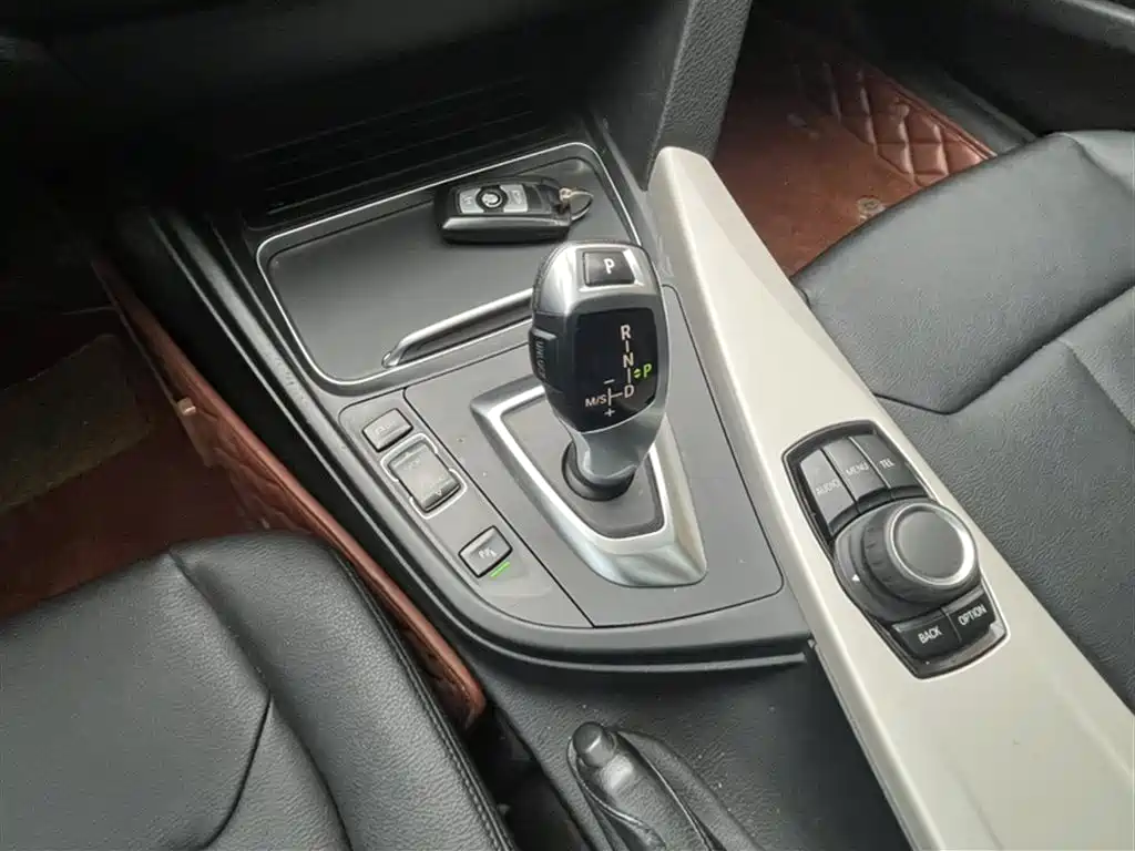 BMW 3 Series GT 2016 — фото 13