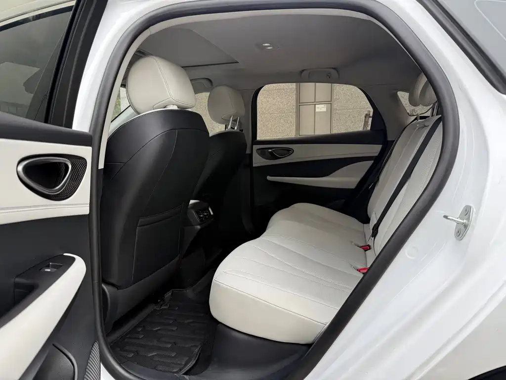 BYD Seal 05 DM-i 2025 — фото 5