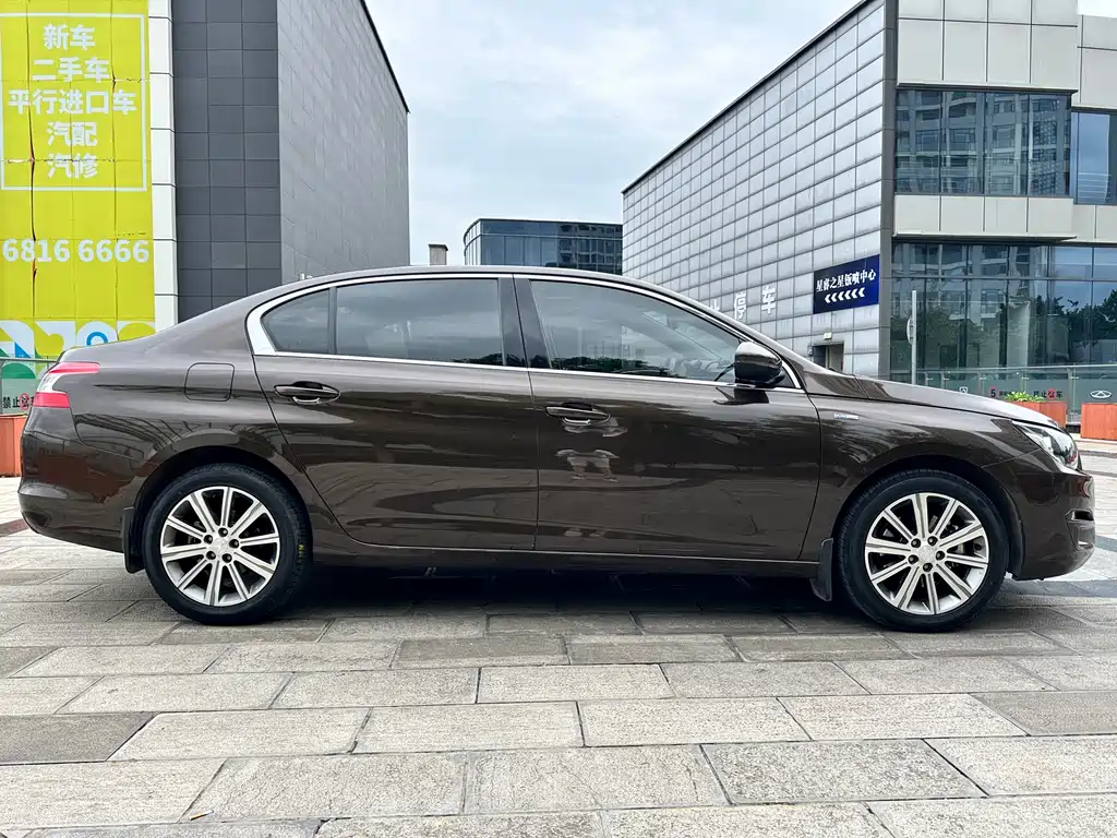 Peugeot 408 2018 — фото 8