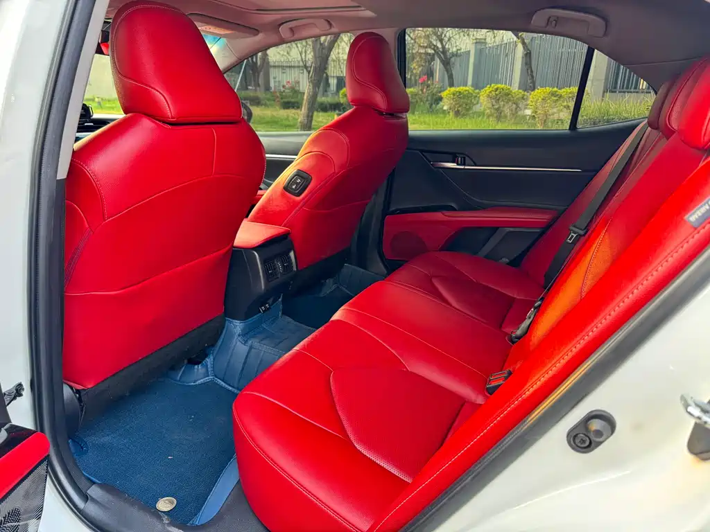Toyota Camry 2019 — фото 15