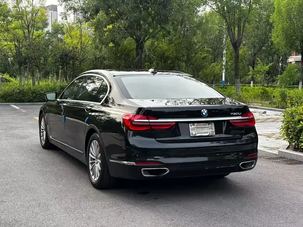 BMW 7 Series 2017 — фото 7