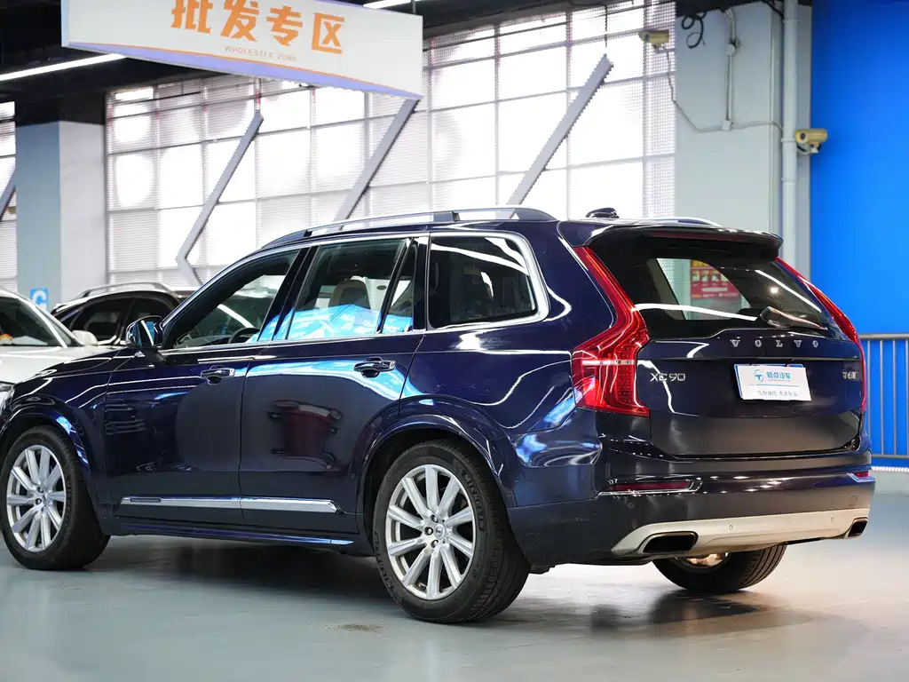 Volvo XC90 2017 — фото 25