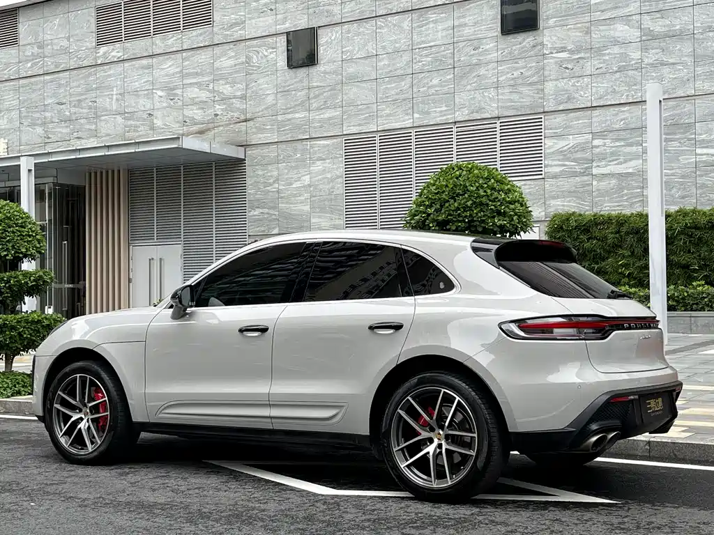 Porsche Macan 2023 — фото 4