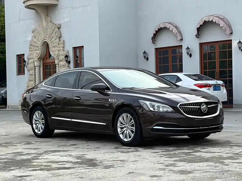 Buick LaCrosse 2017 — фото 2