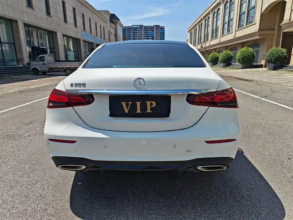Mercedes-Benz E-Class 2022