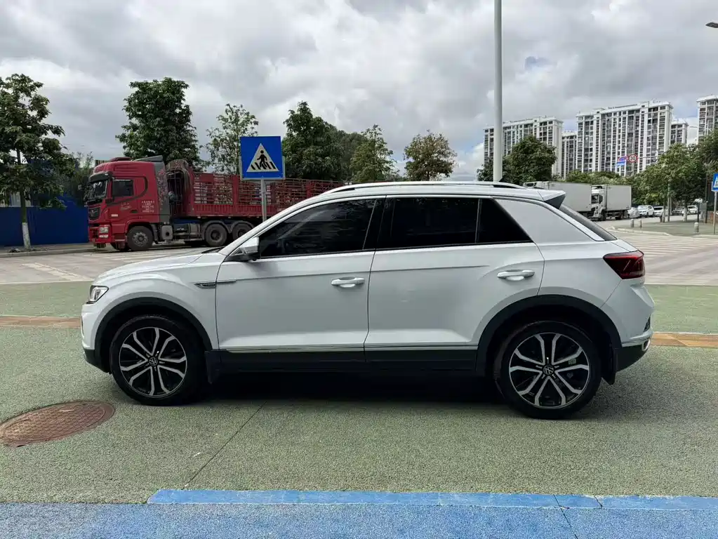 Volkswagen T-Roc 2021 — фото 4