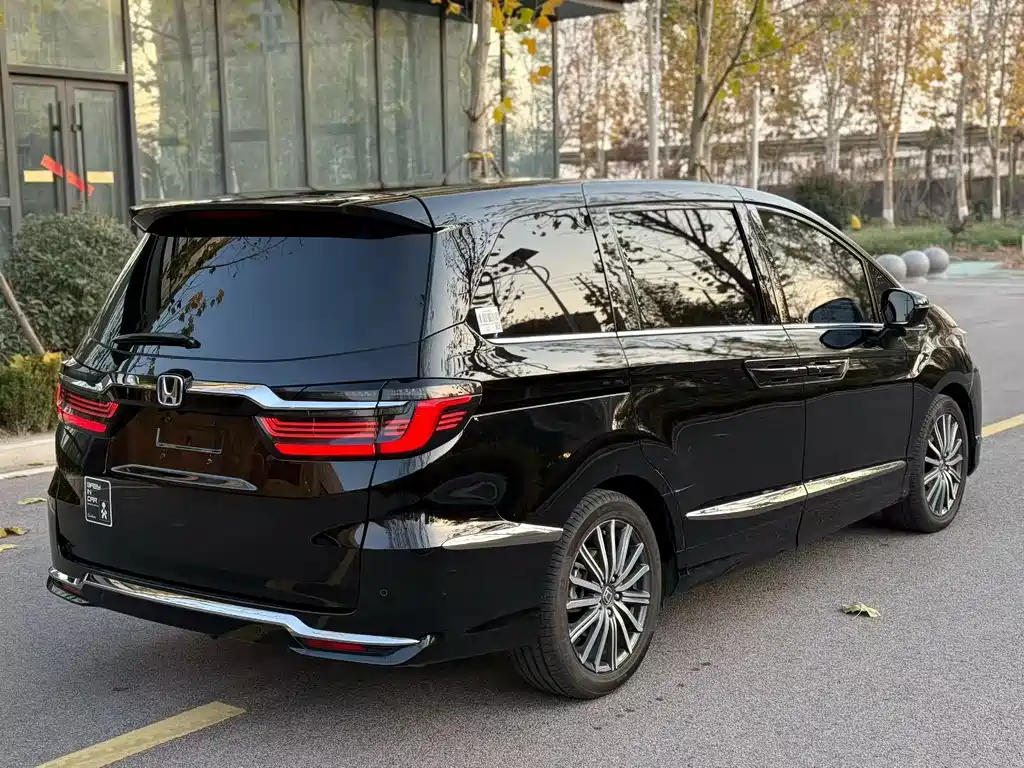 Honda Elysion 2022 — фото 9