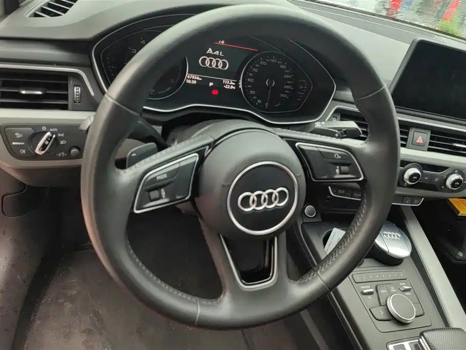 Audi A4L 2018 — фото 15