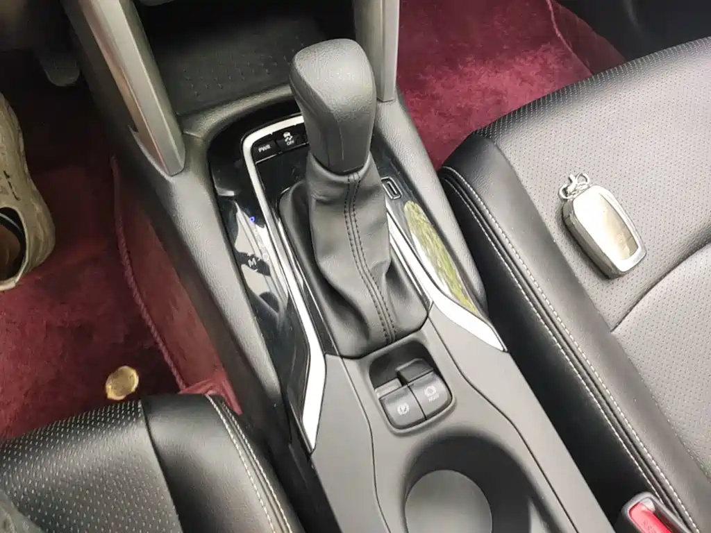 Toyota Corolla Cross 2023 — фото 14